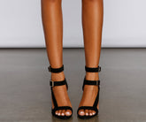 Riemchen- und freche Stiletto-Pumps mit T-Riemchen